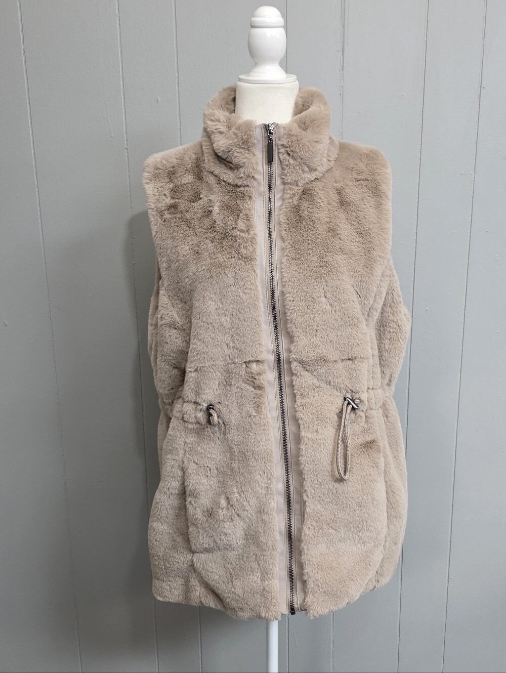 Philosophy Faux Fur Plush Vest Size L